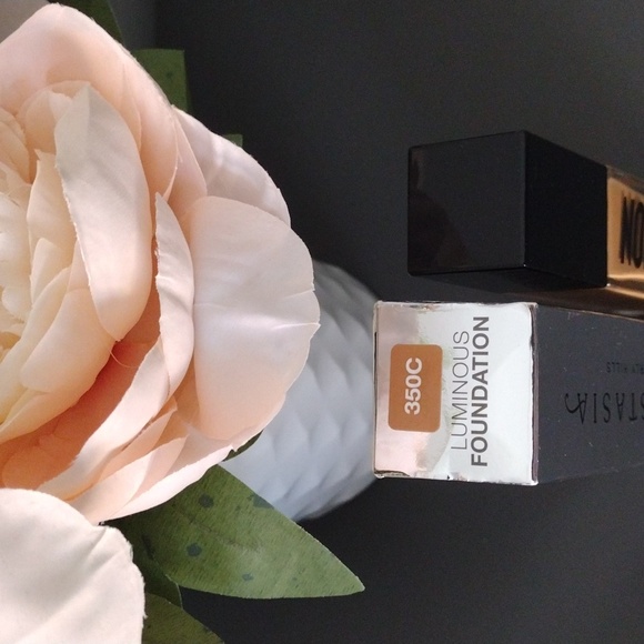 Anastasia Beverly Hills Luminous Foundation - Picture 3 of 5